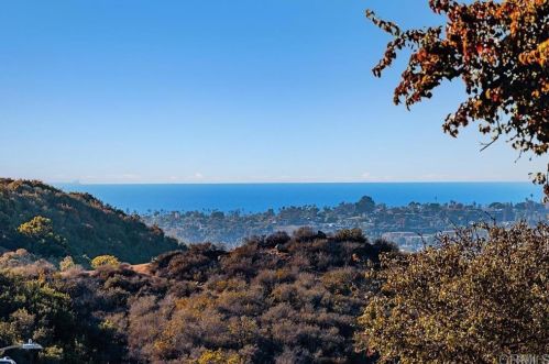 4037 Vista Calaveras St, Oceanside CA  92056-4607 exterior