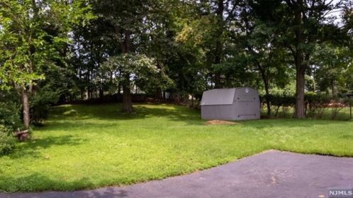109 Hiawatha Blvd, Oakland NJ  07436-2905 exterior