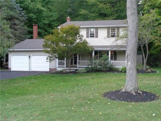 8045 Monterey Dr, Willoughby, OH 44094-5131