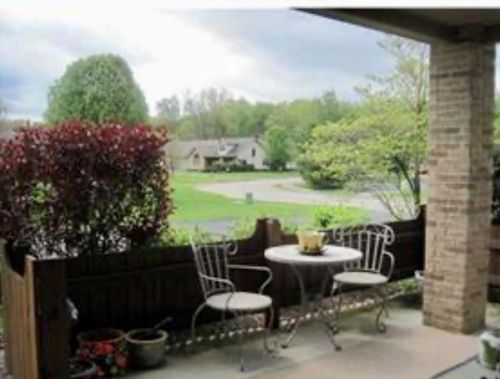 182 Steeplechase Cir, Gibsonia, PA 15044-4906
