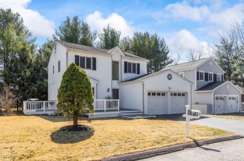 52 Meadowbrook Ct, Patterson, NY 12563-8801