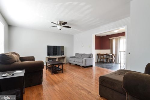 41 Shadow Ln, Bear, DE 19701-3043
