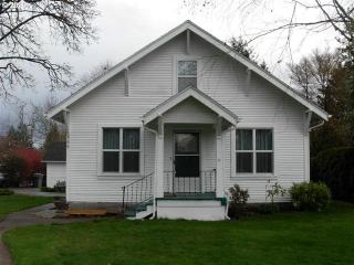 586 Holly St, Barlow, OR 97013-4130