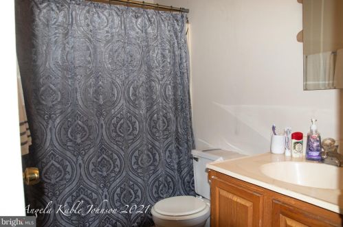 34 Mallard Ct, Charles Town WV  25414-5804 exterior