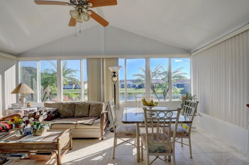 5136 Mirror Lk Blvd, Boynton Beach FL  33472-1211 exterior