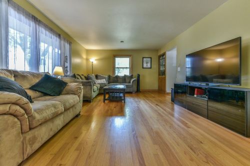 5410 Montgomery Dr, Greendale, WI 53129-1109