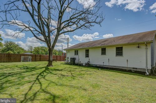 107 8th St, Laurel DE  19956-1401 exterior