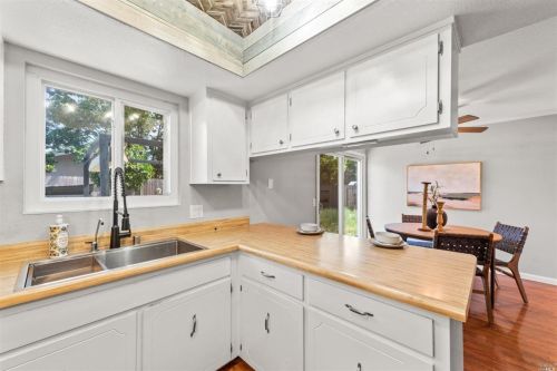 146 Fairview Dr, Vacaville CA  95687-6429 exterior