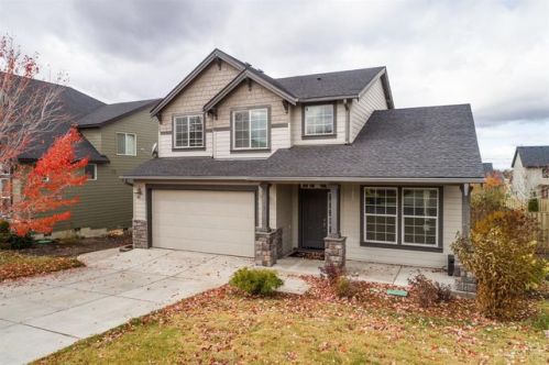 2735 49 St, Eagle Crest OR  97756-1765 exterior