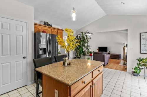 65 Carriage Trl, Middletown RI  02842-7251 exterior