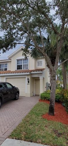 1440 Tiffany Ln, Naples, FL 34105-4882