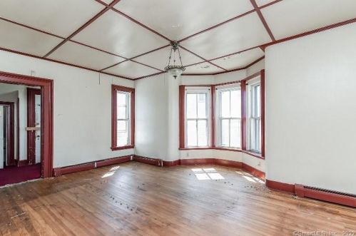 15 Wall St, Middletown CT 06457-4705 exterior