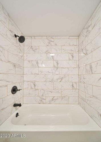 1811 Encinas Ln, Phoenix AZ  85040-1414 exterior