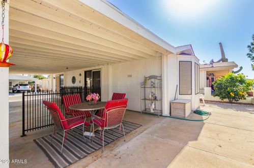 1984 Waterview Dr, Chandler, AZ 85249-4040