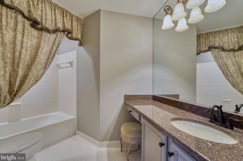 43527 Butler Pl, Leesburg VA 20176-7428 exterior