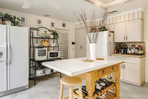 32 Lincoln Pl, Rancho Mirage CA  92270-1970 exterior