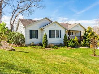 9 Williams St, Weaverville, NC 28787-9430