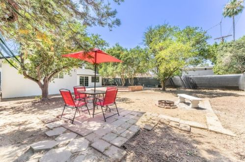 6930 Colbath Ave, Van Nuys CA  91405-4103 exterior