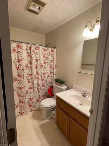 19 Lawnwood Ave, Fredon NJ  07860-2117 exterior