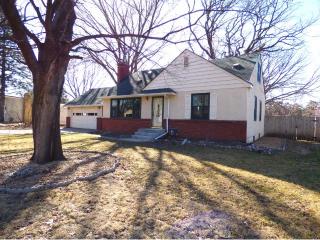 2181 Desoto St, Saint Paul, MN 55117-1829