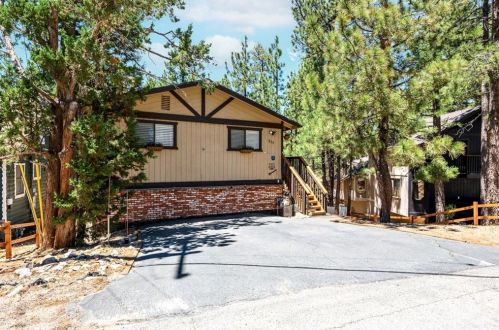 217 Dutch Way, Big Bear City, CA 92314-9609