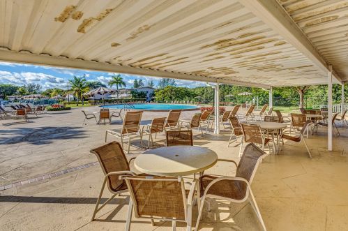 457 Southampton C, West Palm Beach FL  33417-7813 exterior