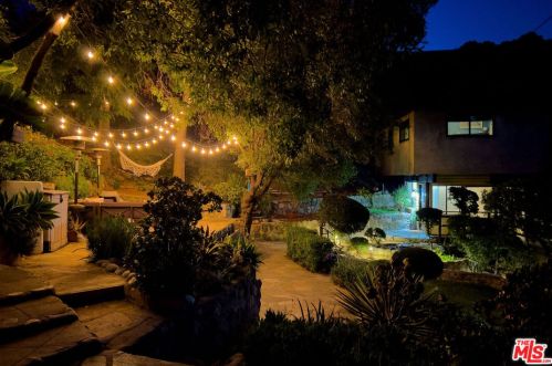 1865 Verdugo Knl Dr, Glendale CA  91208-2627 exterior