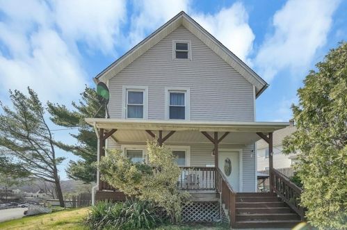 9 Chestnut St, Airmont, NY 10901-5401