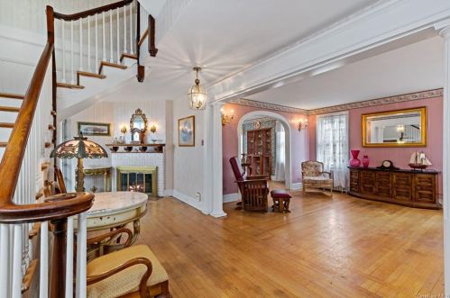 10 Locust Rdg, Nelsonville, NY 10516-1902