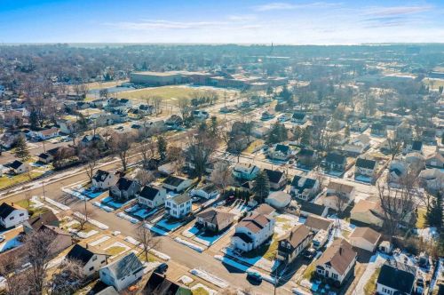 341 Grandview Ave, Menasha WI  54952-2225 exterior