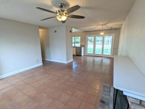 2336 Fallingleaf Rd, Oceanside CA  92056-3532 exterior