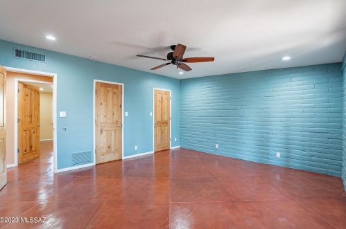 4305 Avenida Del Cazador, Tucson AZ  85718-7065 exterior