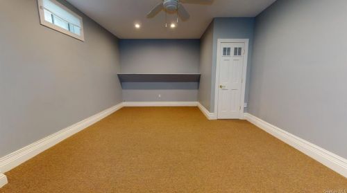 5 Amanda Ct, White Plains NY  10607-2418 exterior