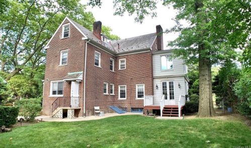 70 Frederick Pl, Mount Vernon, NY 10552-2332