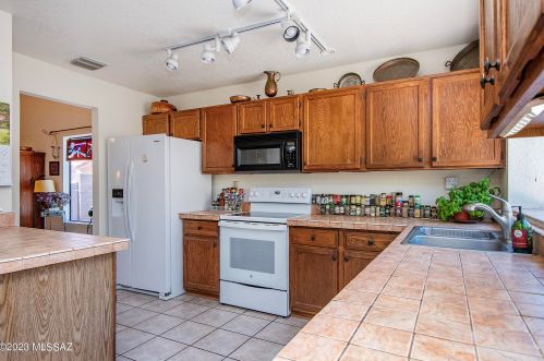 5221 Grouse Way, Tucson AZ 85742-9496 exterior