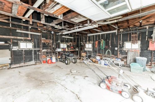 3998 Mitchell Rd, New Castle PA  16105-4412 exterior