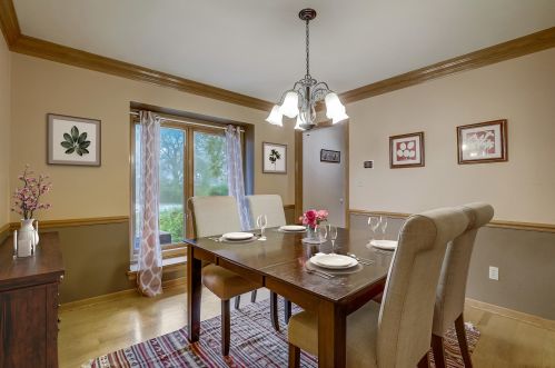 2234 Glenbrook Ln, Thiensville WI  53092-3116 exterior