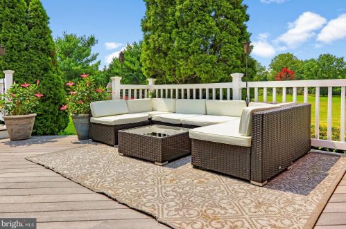 129 Gentry Dr, Auburn, NJ 08085-3073