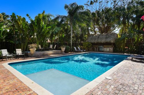 226 Plymouth Rd, West Palm Beach, FL 33405-3325