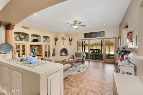 12651 Sonoran Ridge Dr, Tucson, AZ 85749-8318