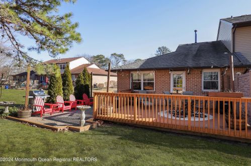1078 Lizzies Ct, Bricktown NJ  08724-7172 exterior
