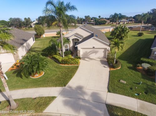 1520 Lago Mar Dr, Melbourne, FL 32940-6324
