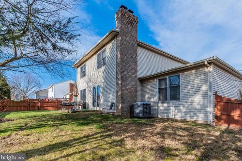 6203 Locust Ln, Navy Sup Dpt PA 17050-1975 exterior