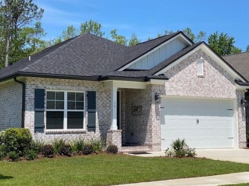 39 Oaktree Blvd, Freeport, FL 32439-3511