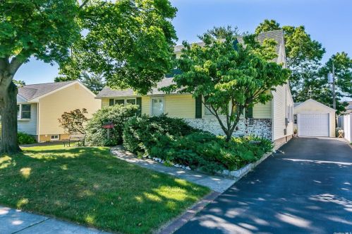 3630 Centerview Ave, North Wantagh, NY 11793-2753