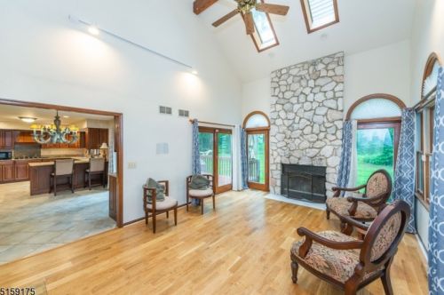 4 Elshaer Ct, Dover NJ  07869-1923 exterior
