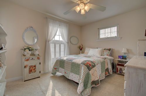 3916 Buckhill Dr, Covington KY  41018-2964 exterior