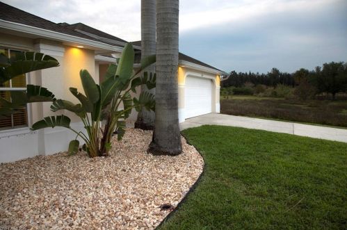 1201 22nd Pl, Cape Coral, FL 33993-5975