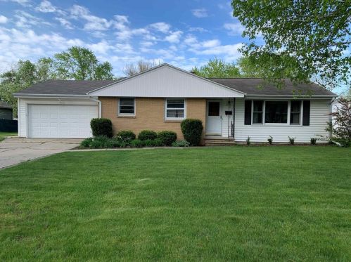 430 Memory Ct, Green Bay, WI 54301-2236