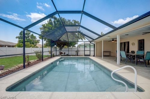 230 43rd Ter, Cape Coral FL  33904-8425 exterior